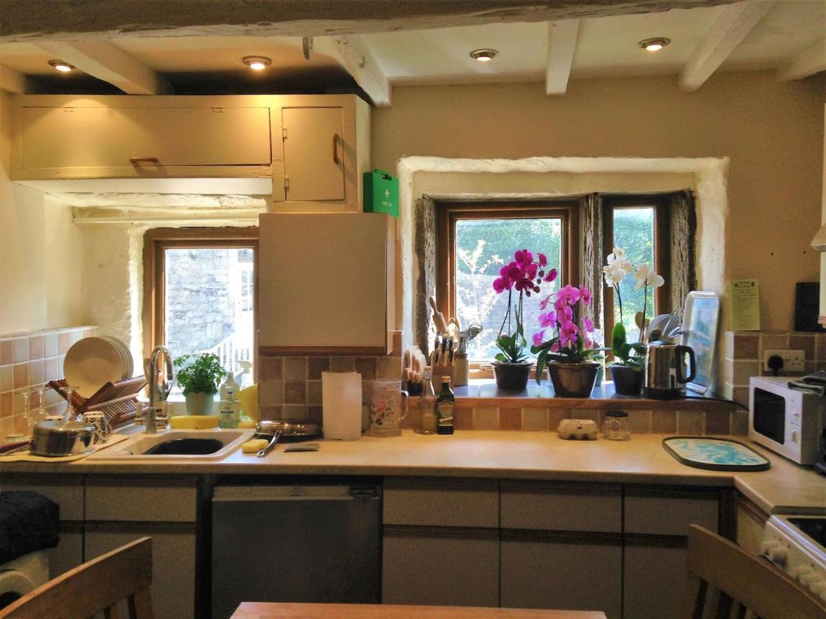 Bijou Cottage In Bronte Country With Wood-Burning Stove & Hot Tub Spa 호어스 외부 사진