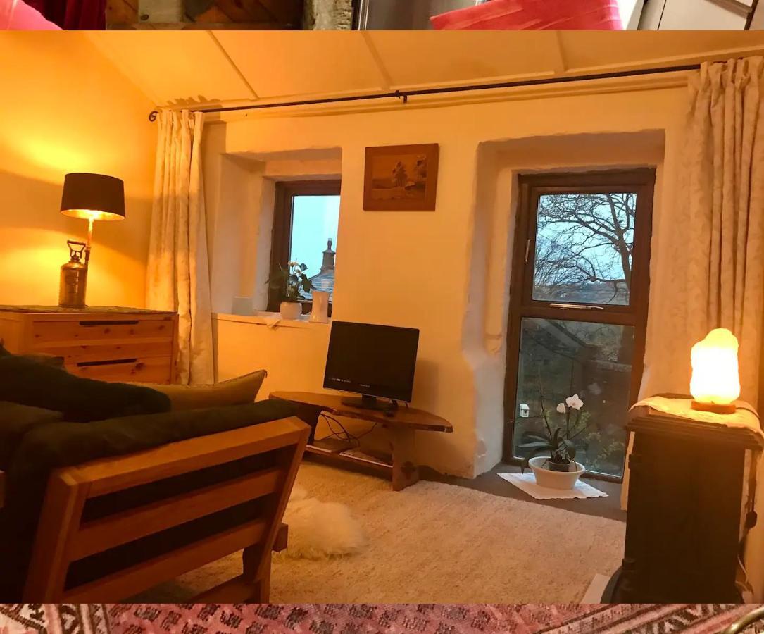 Bijou Cottage In Bronte Country With Wood-Burning Stove & Hot Tub Spa 호어스 외부 사진