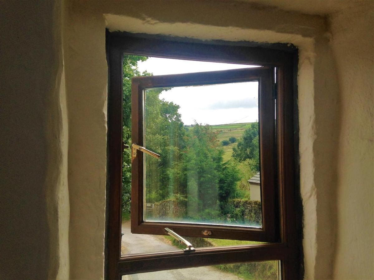 Bijou Cottage In Bronte Country With Wood-Burning Stove & Hot Tub Spa 호어스 외부 사진