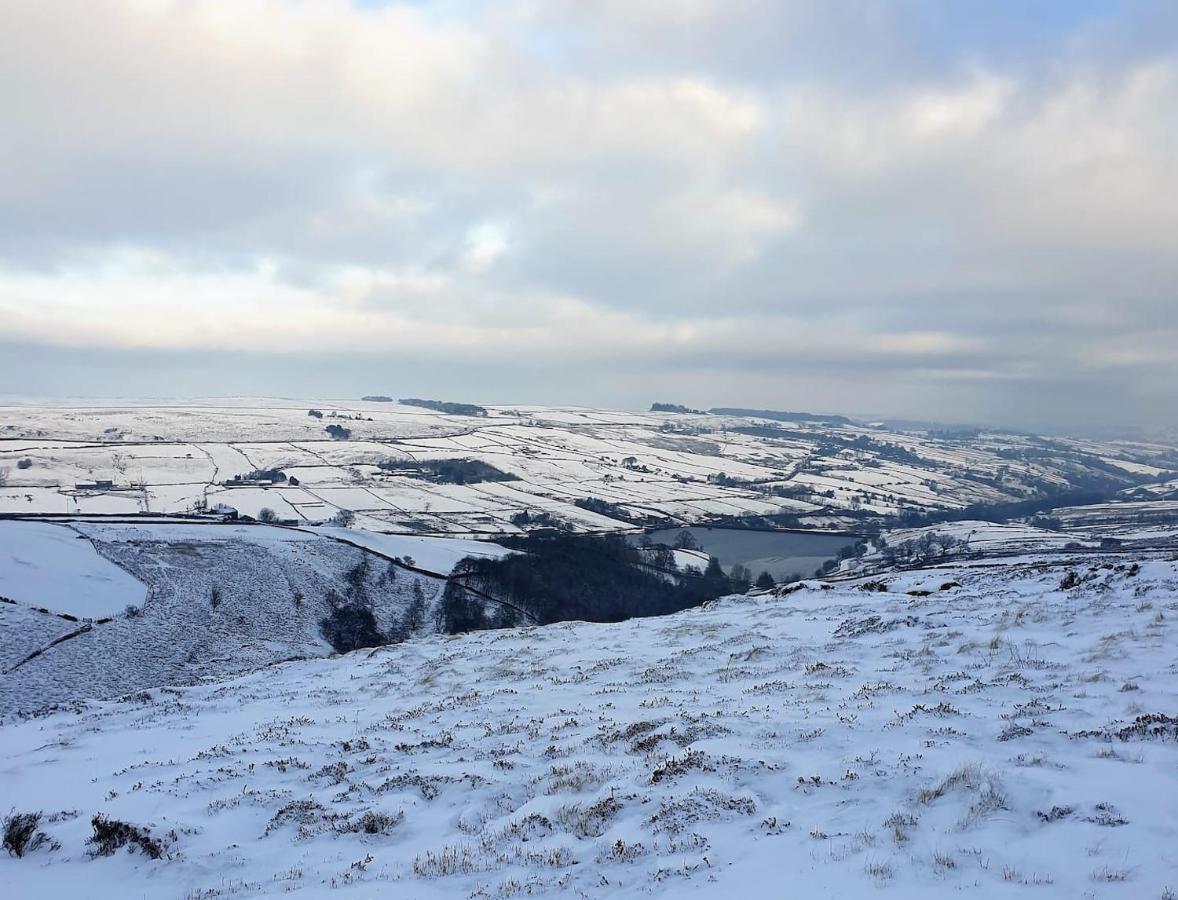 Bijou Cottage In Bronte Country With Wood-Burning Stove & Hot Tub Spa 호어스 외부 사진